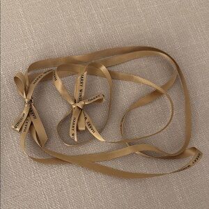 Harry Winston Luxurious Gold Ribbon